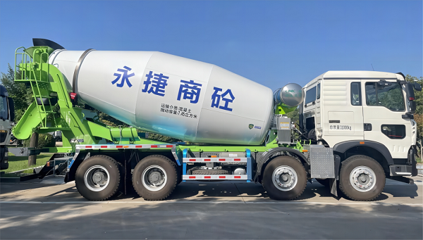 【發(fā)車新聞】重汽&凌宇攪拌車交付客戶！